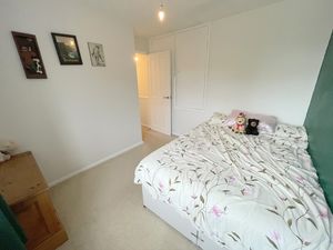 Campernell Close- click for photo gallery